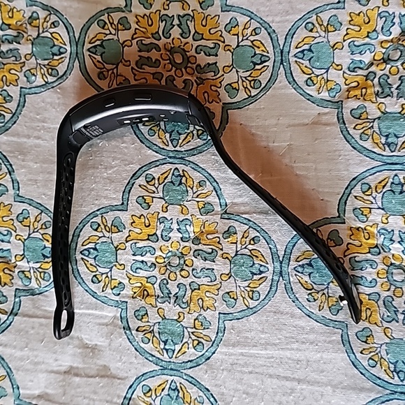 Samsung Gear Fit2 Smartwatch - Picture 5 of 8